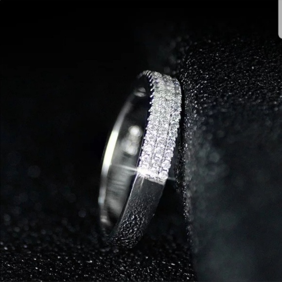 Brand new women’s bridal exquisite crystal ring - Picture 4 of 5